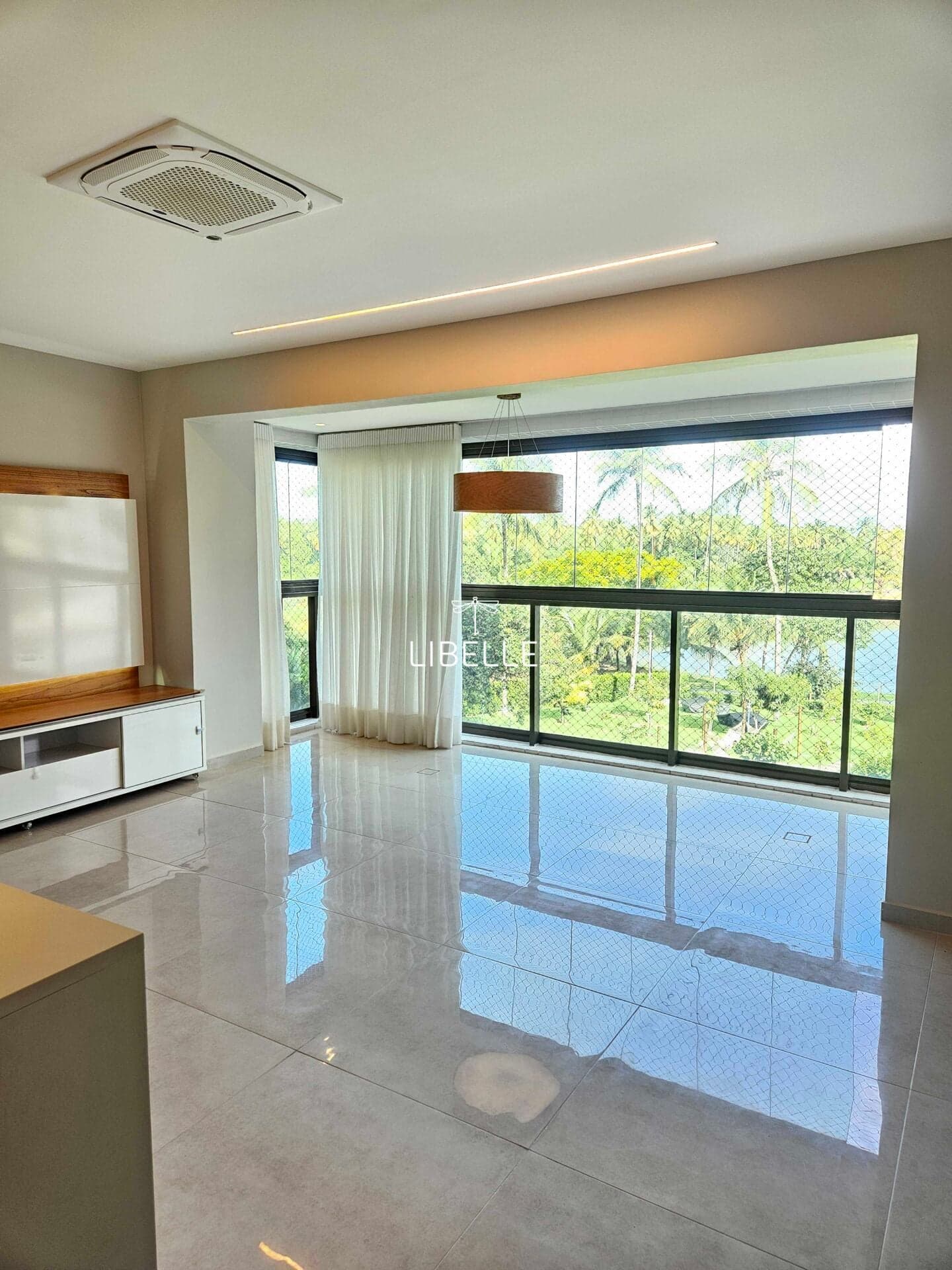 Apartamento Semimobiliado à Venda- 3 Suítes - 97 m2 - Condomínio Clube Verano - Reserva do Paiva PE