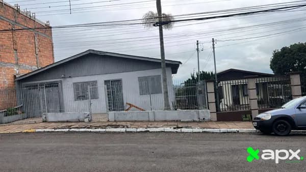 Casa Mista com amplo terreno Carazinho/RS