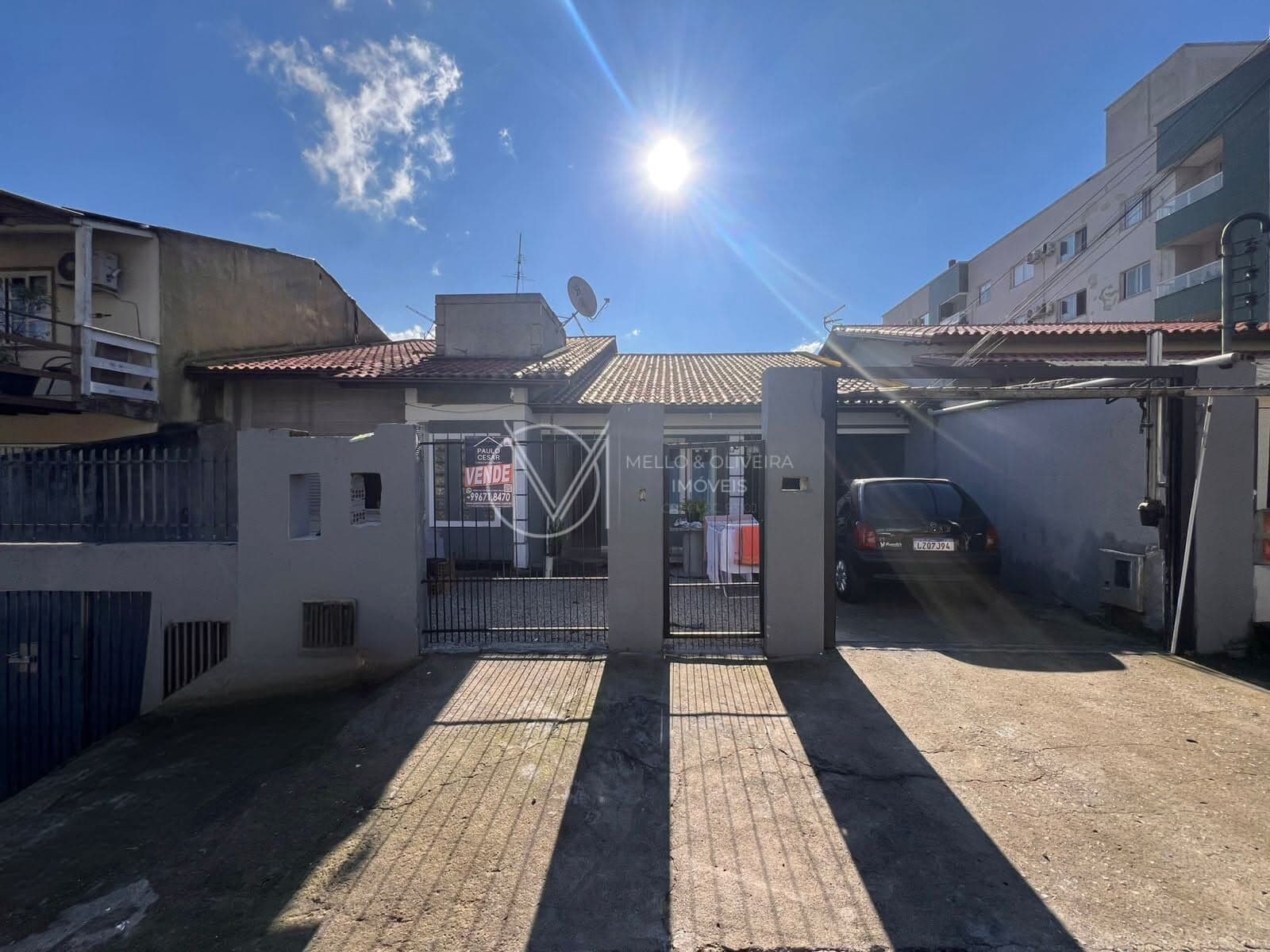 Casa com Apartamentos alugados à venda em Serraria - São José