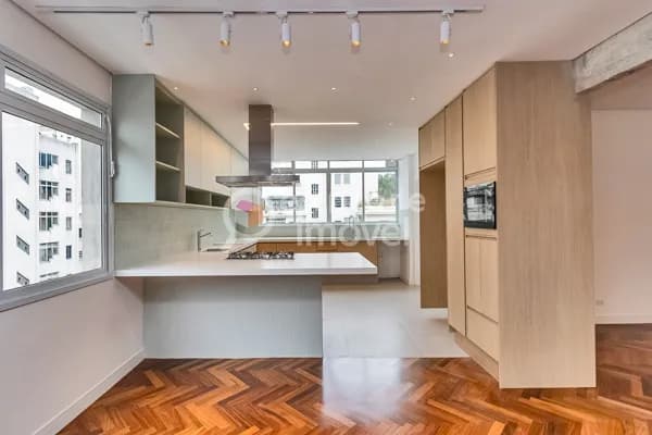 Um Refúgio Todo Renovado de Alto Padrão no Coração de Higienópolis
