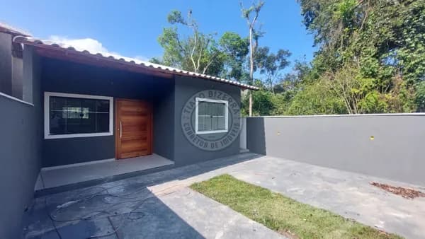 Casa à Venda em Maricá – Excelente Localização e Amplo Espaço Externo