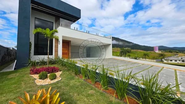 Casa de Alto Padrão à Venda no Condomínio Fazenda Pilar – Maricá/RJ