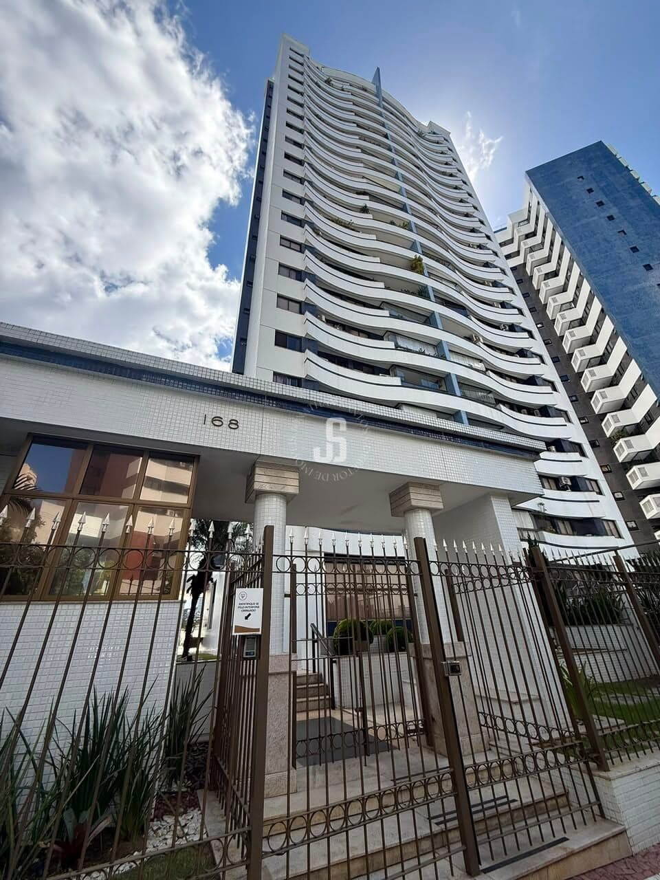 Apartamento 3 quartos à venda no Alto do Itaigara, 130m², 2 suítes e 3 vagas