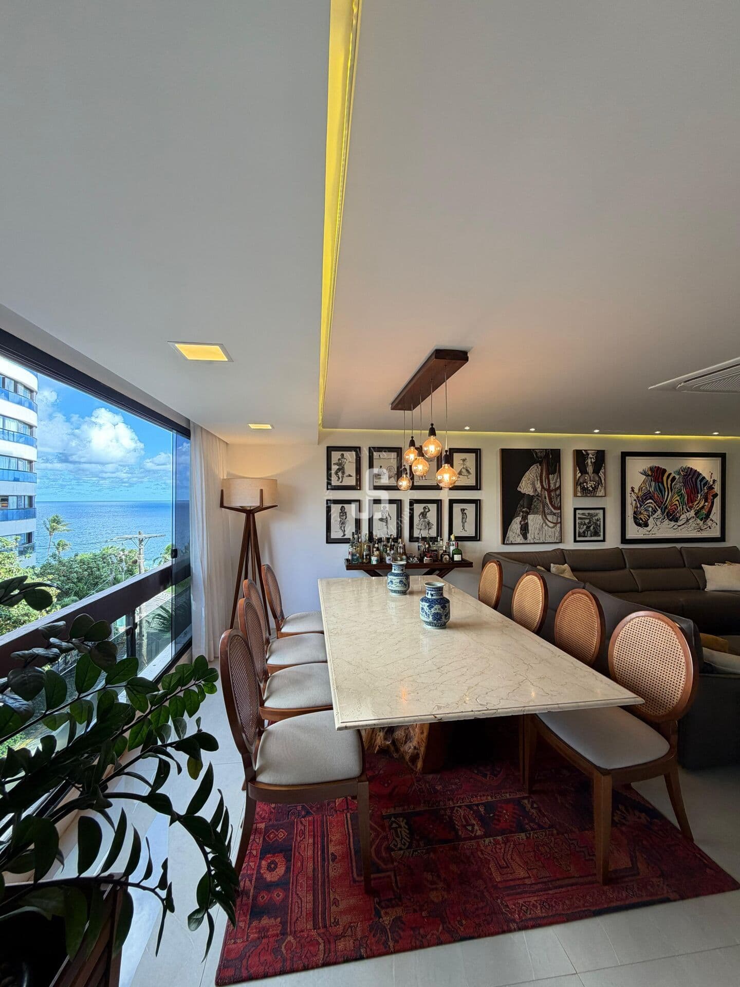 Apartamento 3 suítes à venda no Morro Ipiranga, 244m², vista mar e 3 vagas soltas