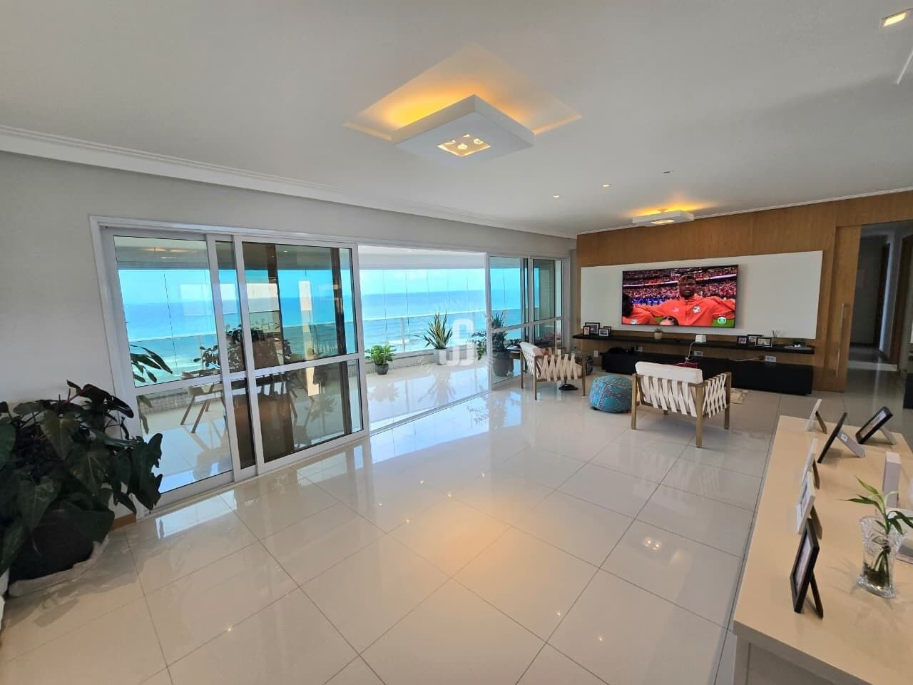 Apartamento 4 suítes à venda em Pituaçu, vista mar frontal, 200m² e andar alto