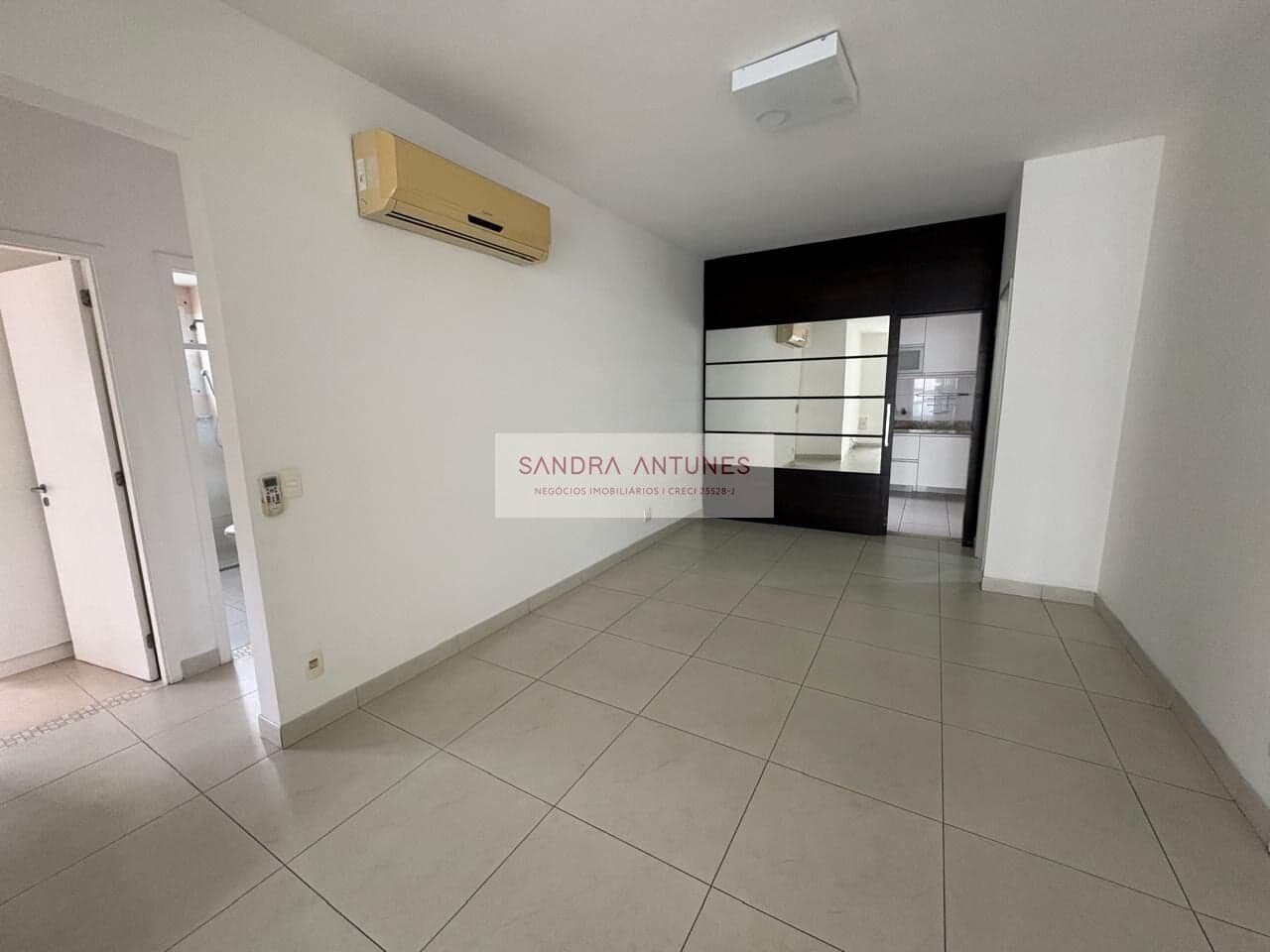 Apartamento no Bairro Vila Rica - LOCAÇÃO com 03 dormitórios -02 Vagas - Prédio com Lazer