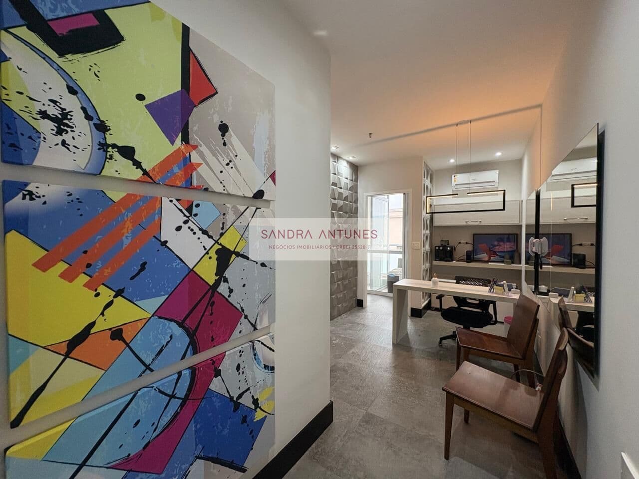 Conj. Comercial de Alto Padrão | Pronto para Consultório ou Escritório | Região da Av. Ana Costa