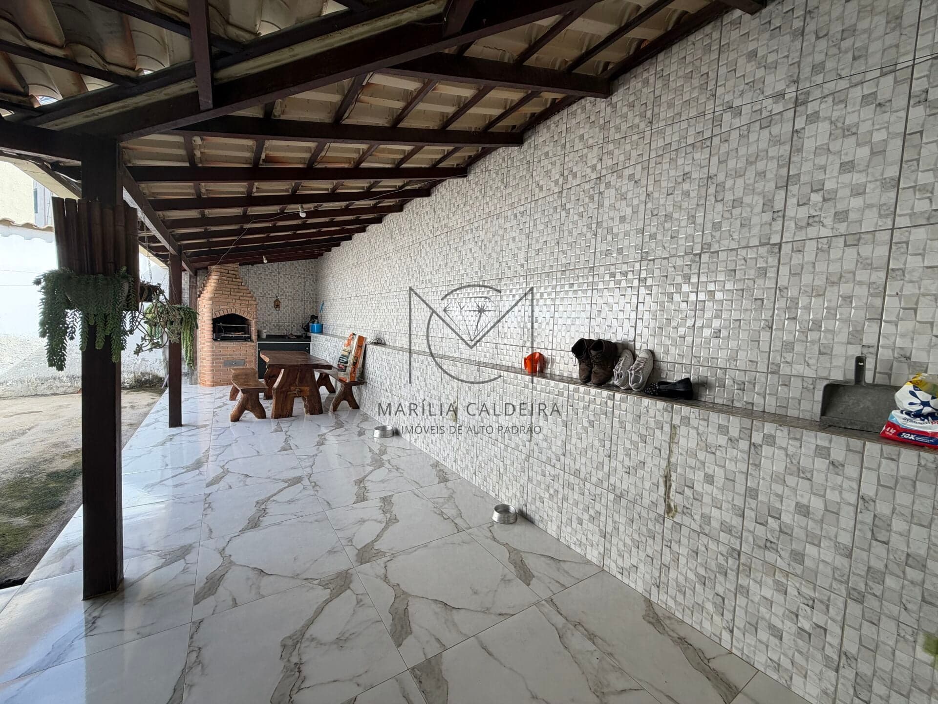 Casa Geminada em floresta encantada, Esmeraldas/MG
