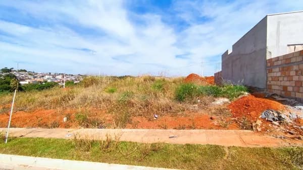 Lote/Terreno em Passos - Jardim Jacarandá