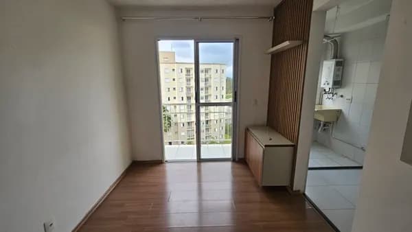 Apartamento para Alugar no Condomínio Único Mogi com 2 Dormitórios e Varanda