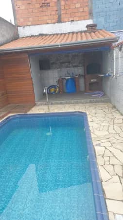 Casa 2 dormitórios com piscina para locação Mogi das cruzes