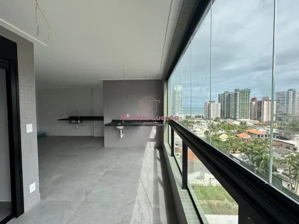 2 dormitórios sendo 2 suítes - Alto Padrão com vista para o mar!