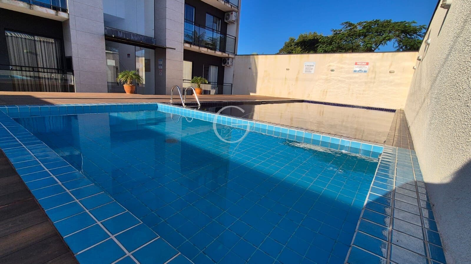 APARTAMENTO TÉRREO COM PISCINA A 500M DO MAR – BALNEÁRIO LEBLON