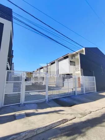 Casa condominio fechado