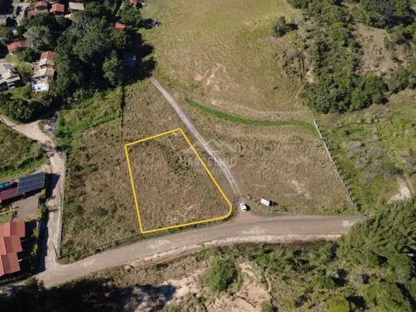 Terreno próximo ao centrinho do rosa.