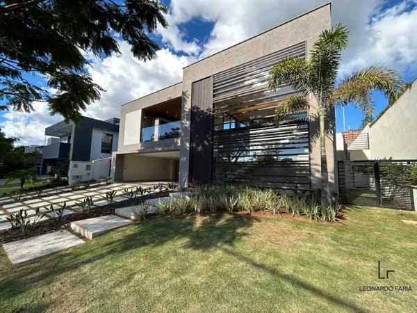 Casa 440m² - Condomínio Real