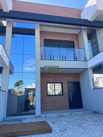 Casa Alto Padrão na Gaivotas - Ingleses Norte