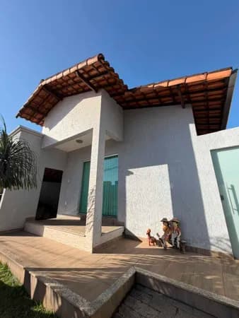 Casa com piscina no Iporanga