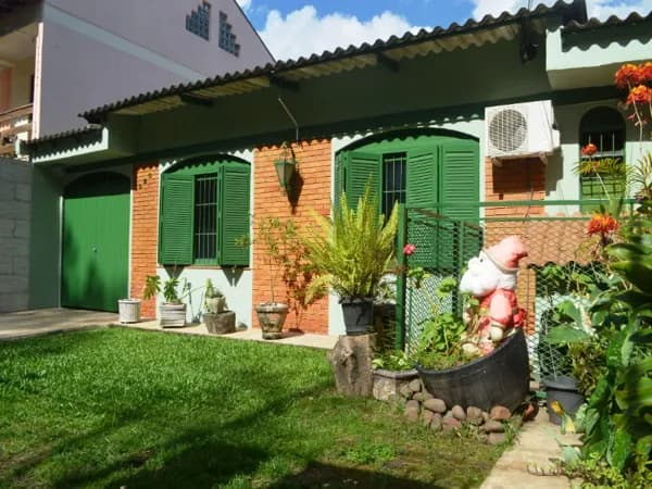 Sobrado em Porto Alegre - Santa Fé