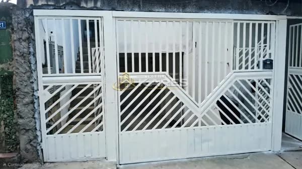 3 CASAS À VENDA