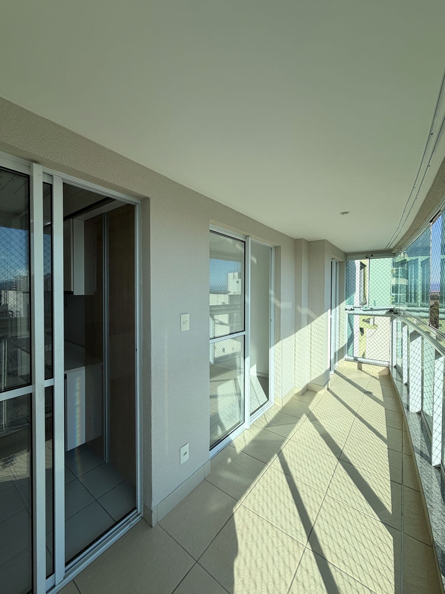 Apartamento em Jardim Camburi, 3 quartos, 1 suíte, 75m², 2 vagas cobertas, lazer de clube