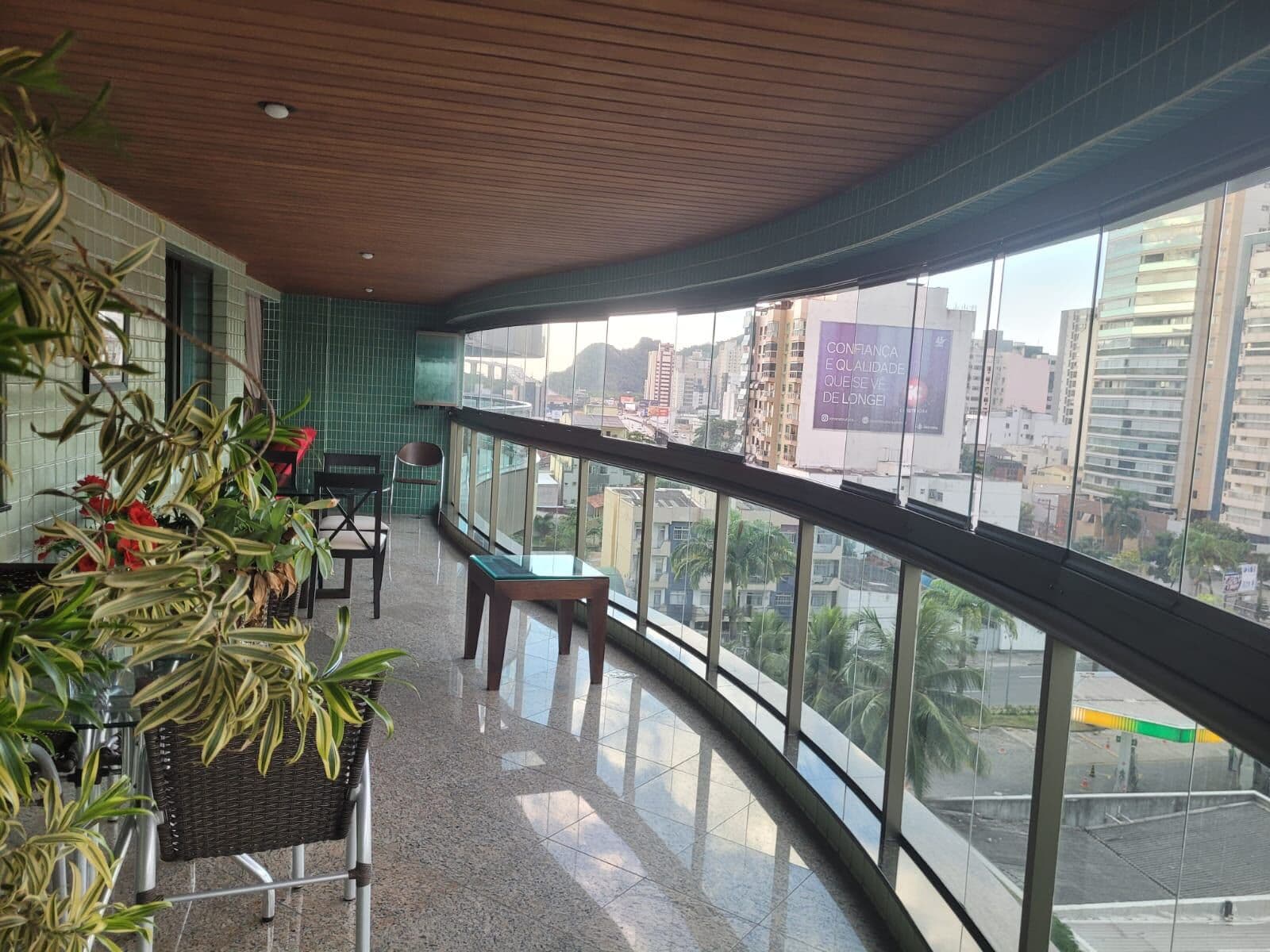 Apartamento 3 quartos, 1 suíte, 2 vagas na Praia da Costa