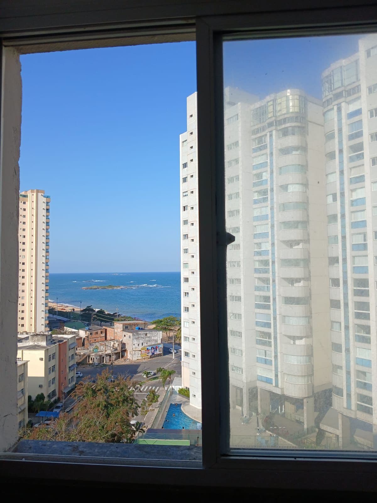 Cobertura Triplex + Rooftop, 5 quartos, 4 suítes, 2 vagas soltas, vista para o mar