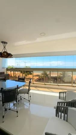Apartamento de frente para o mar, 209m2, 4 suítes, 4 vagas e um lazer de clube completo