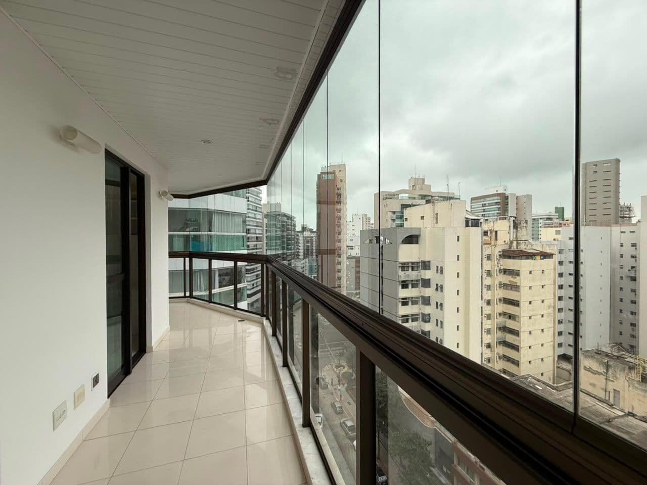Apartamento 3 quartos, 1 suíte, 2 vagas na Praia do Canto