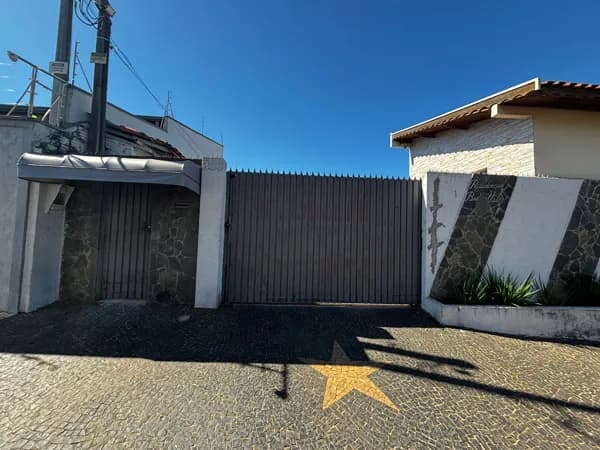 Casa de Condomínio em Leme - Jardim Presidente