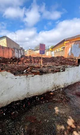 Lote/Terreno em Leme - Centro