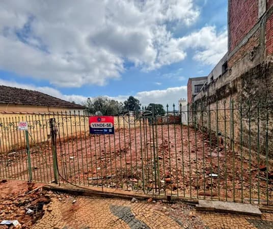 Lote/Terreno em Leme - Centro