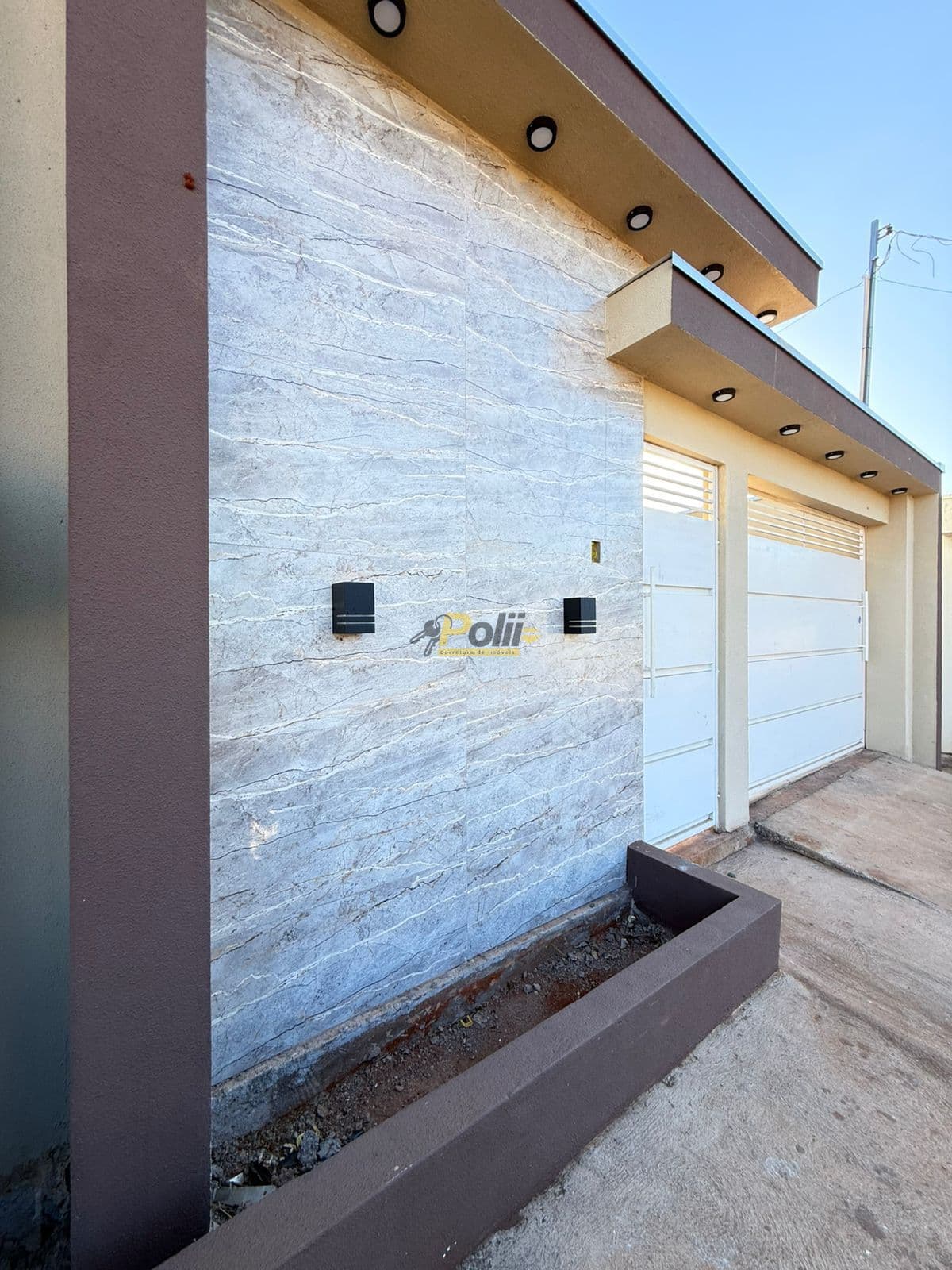 casa com 3 quartos sendo 1 suíte