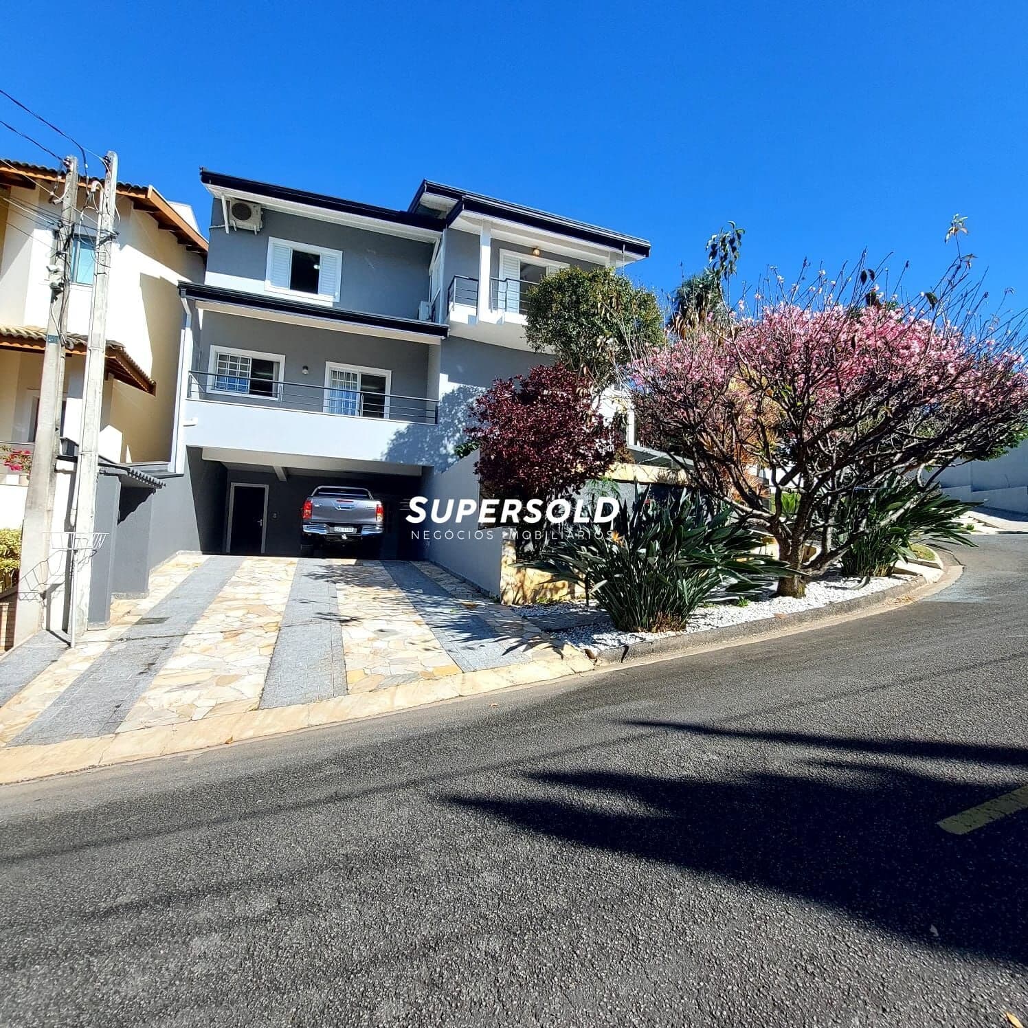 Casa à venda no Condomínio Millenium - Valinhos