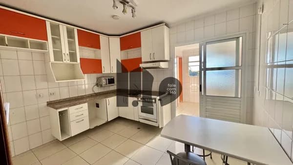 106M², 3 DORMITÓRIOS, 2 VAGAS E AMBIENTES AMPLOS NA CHÁCARA INGLESA