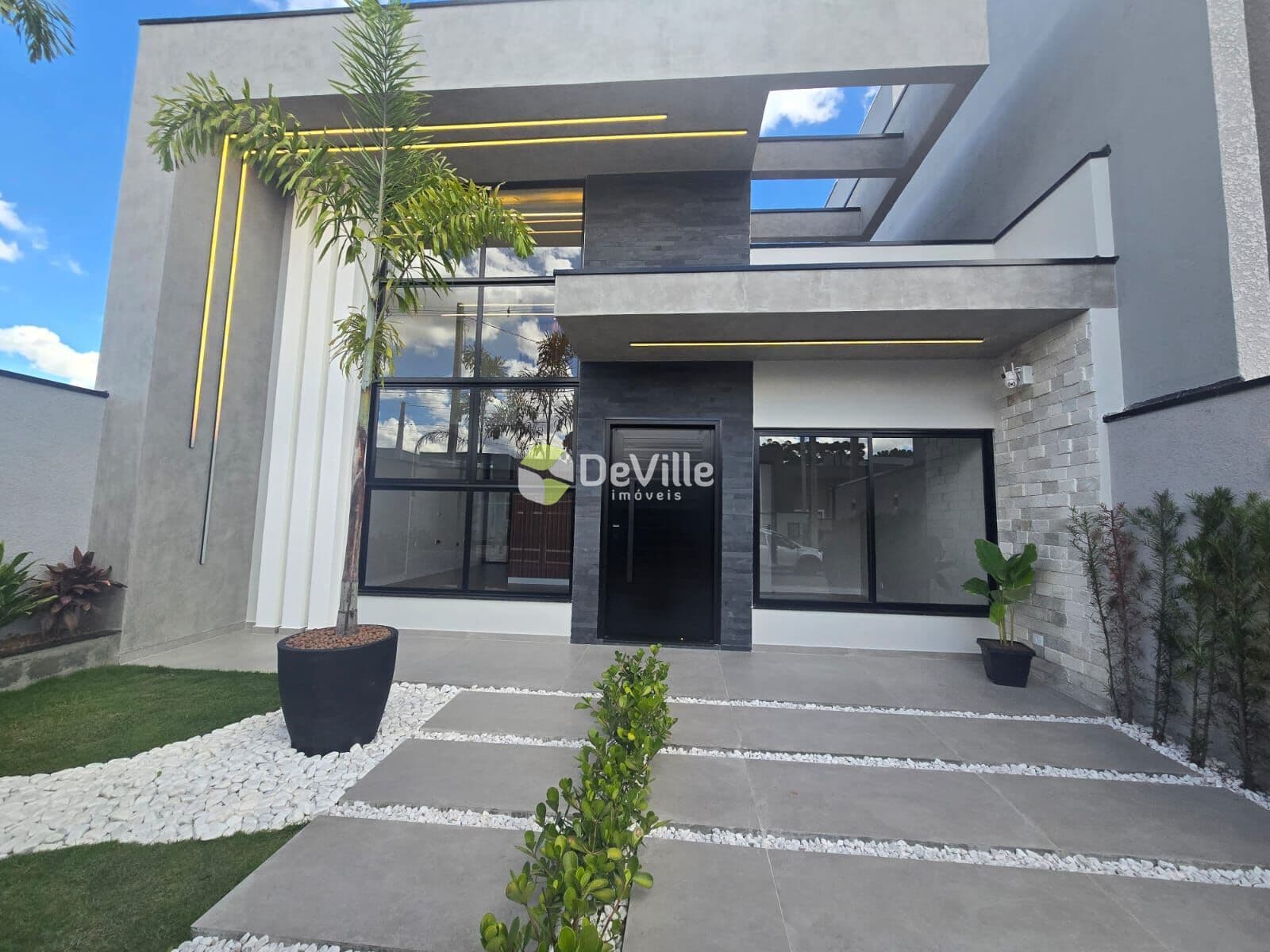 Casa em Fazenda Rio Grande - Eucalíptos