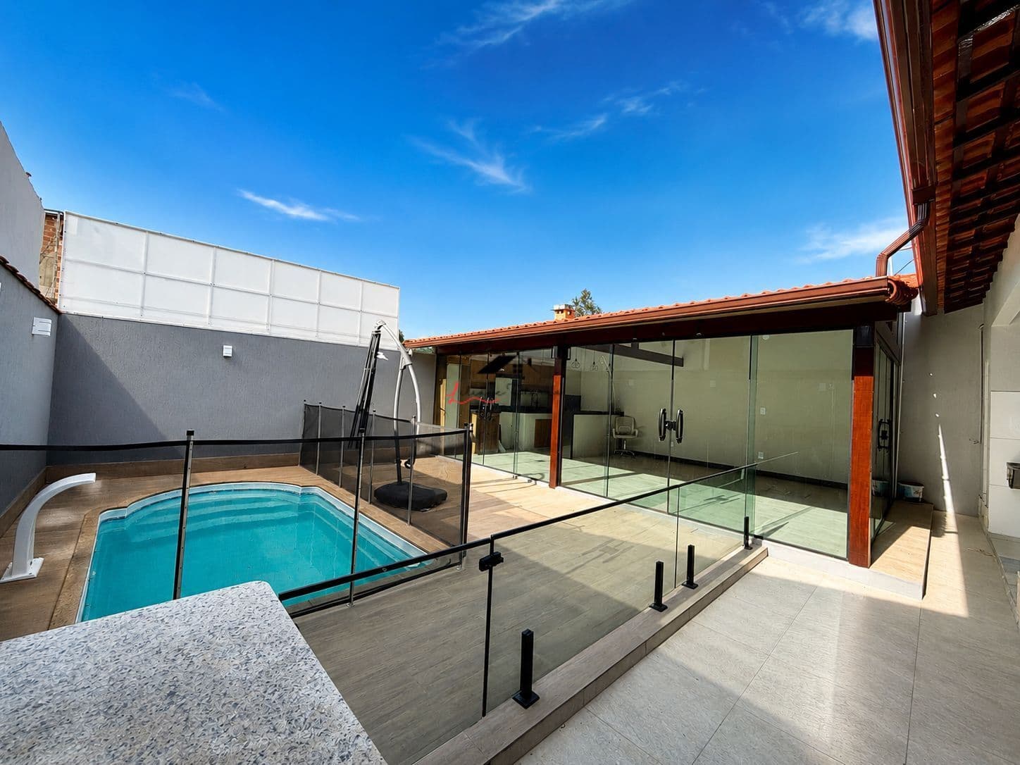 🏡 Casa à Venda em São José do Imbassaí – Maricá/RJ | R$ 480.000 Excelente oportunidade para quem busca conforto, praticidade e uma localização estratégica! 📍 Localização privilegiada, a poucos minutos da Rodovia Amaral Peixoto, McDonald's, Hospital Mun