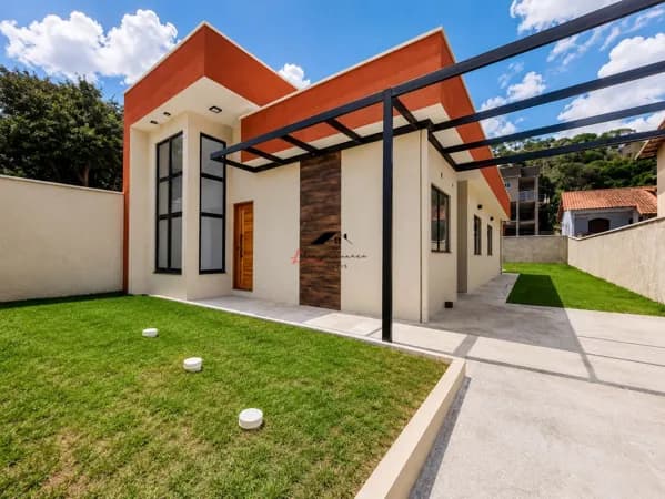 🏡✨ O SEU NOVO LAR NO FLAMENGO ESTÁ TE ESPERANDO! ✨🏡 Imagine viver em uma casa moderna, espaçosa e com uma localização privilegiada, a poucos minutos do Parque Linear de Maricá. 🌳💚 Essa é a oportunidade perfeita para quem busca conforto, qualidade d