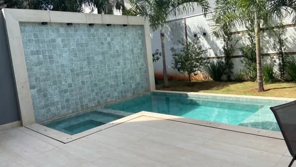 Sobrado à venda no condominio fechado varanda sul - Uberlândia - MG