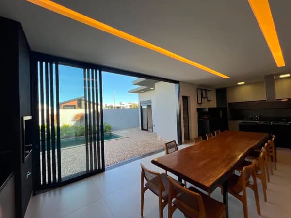 Casa à venda no condominio fechado arts - Bairro Jardim inconfidência - Uberlândia - MG