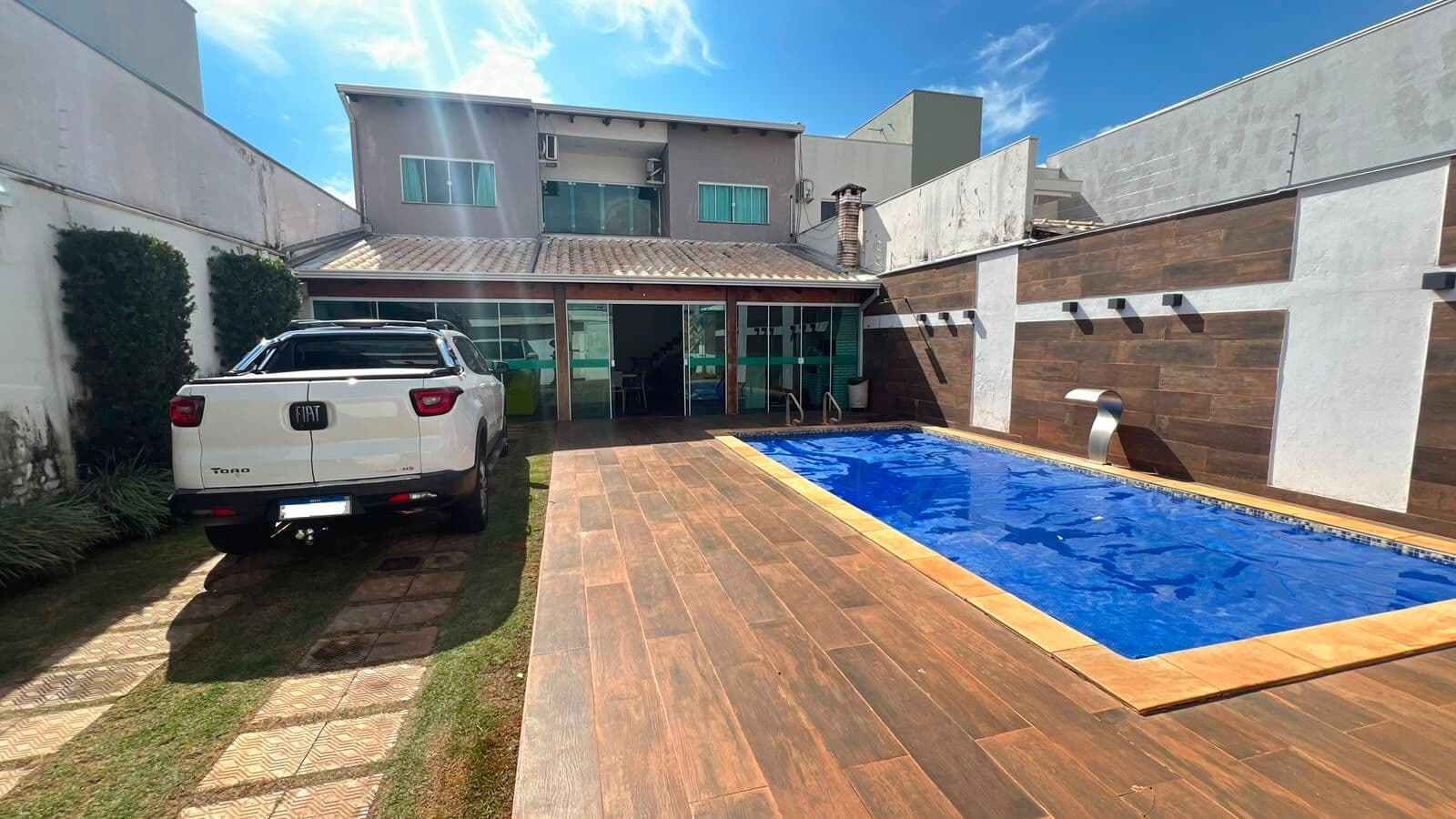 Sobrado à venda no bairro Alto Umuarama - Uberlândia - MG