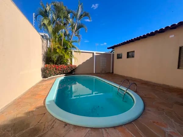 Casa à venda no bairro Jardim Karaiba - Uberlândia - MG