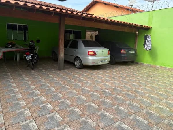 Casa à venda no bairro Jardim Canaã - Uberlândia - MG