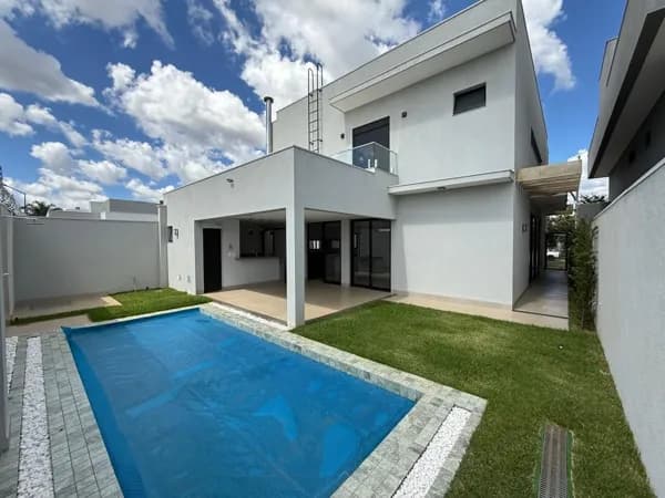 Sobrado à venda no condominio fechado varanda sul - Uberlândia - MG