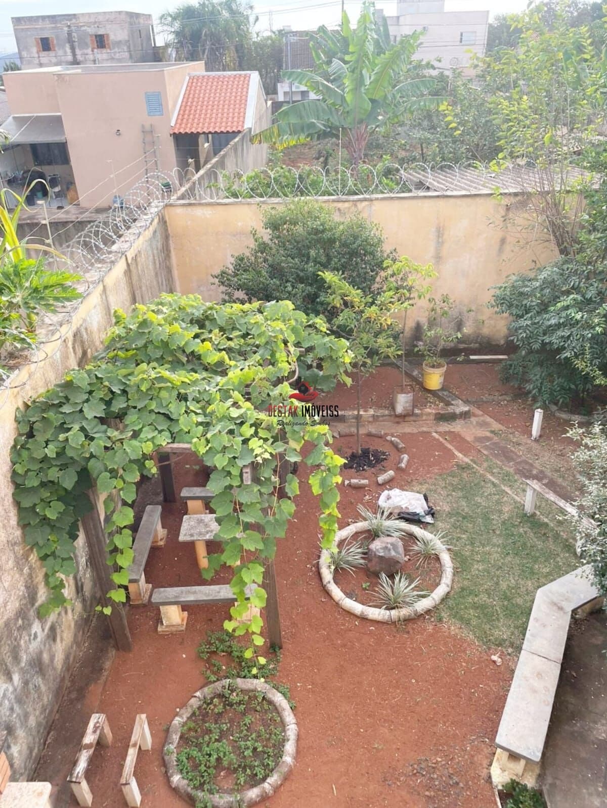 Casa à venda no bairro Santa Monica - Uberlândia - MG