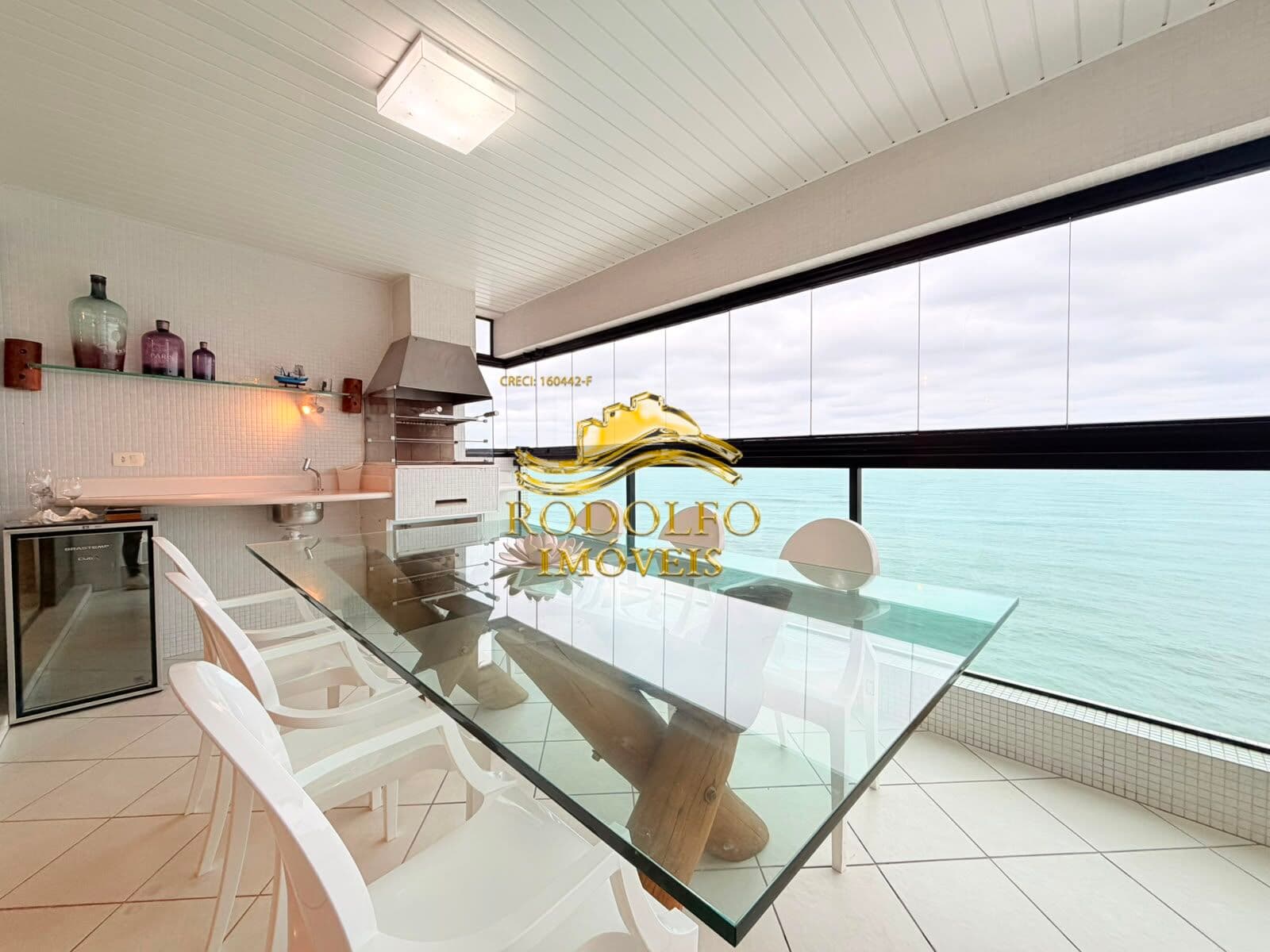 Guarujá-SP Frente ao Mar Praia das Pitangueiras 3 Suítes 184m² 2 Vagas Ar-condicionado Lazer de Clube