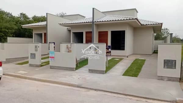 Casa Geminada no bairro Sertão do Maruim, São José/SC