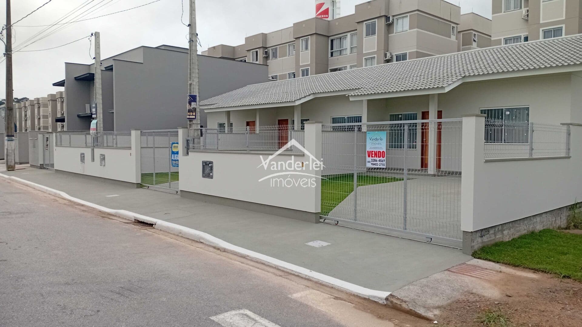 Casa Geminada no bairro Sertão do Maruim, São José/SC
