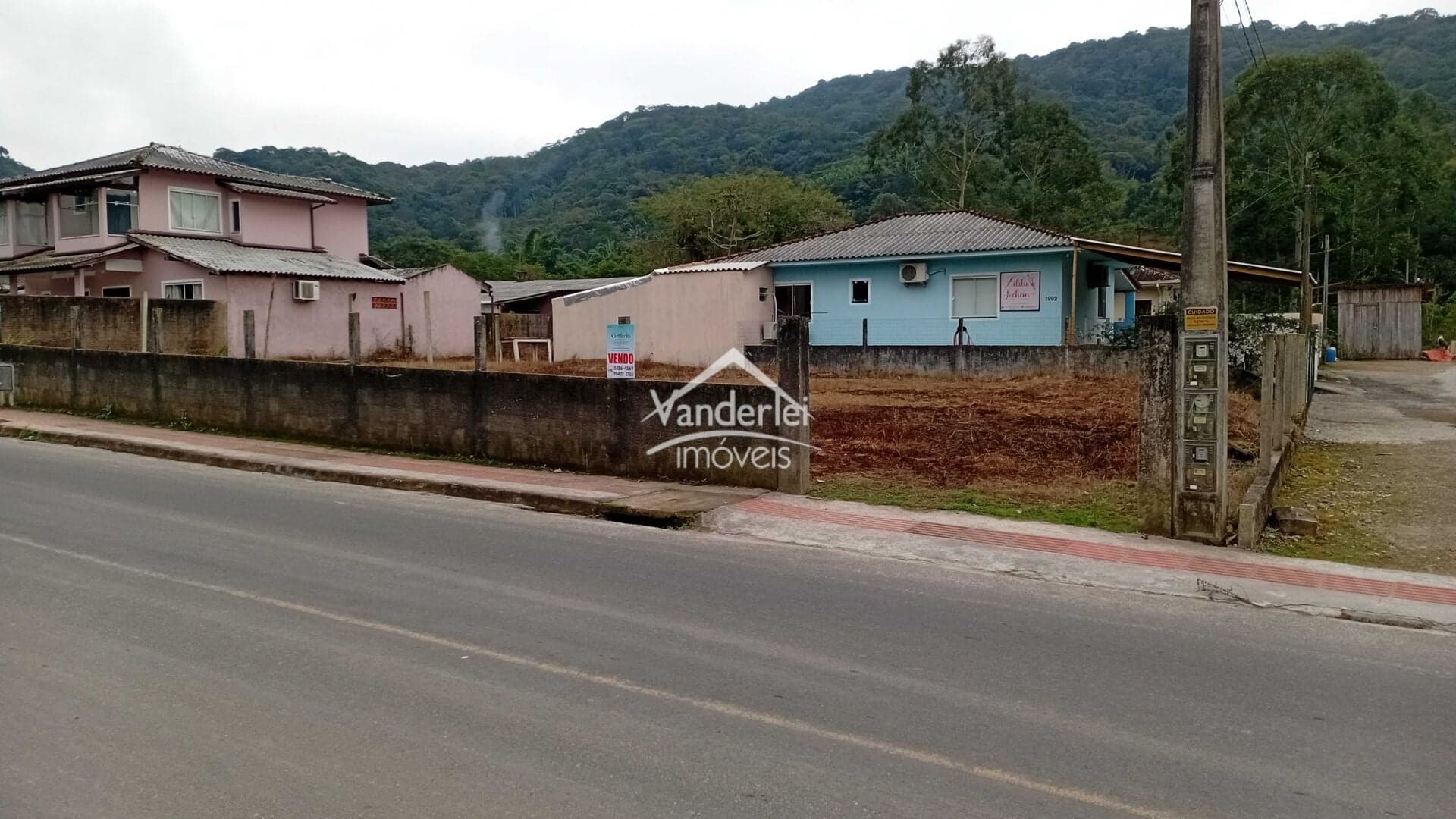 Terreno de 336m² no bairro Potecas, São José/SC