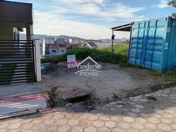 Terreno de 360m² em Forquilhas, São José/SC